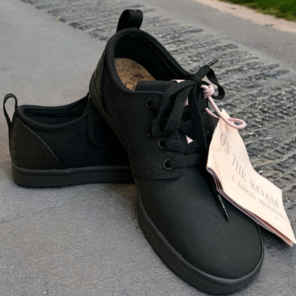 SO ILL On The Roam Black Wolf Jason Momoa Take Hold Lace Up Sneakers